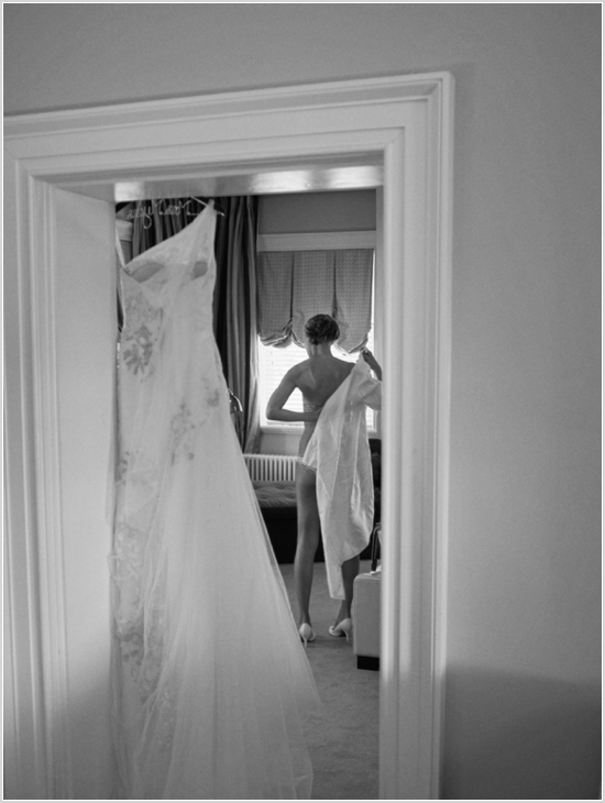 jason keefer photography charlottesville washington dc inn at willow grove orange va wedding bride getting ready black and white boudoir