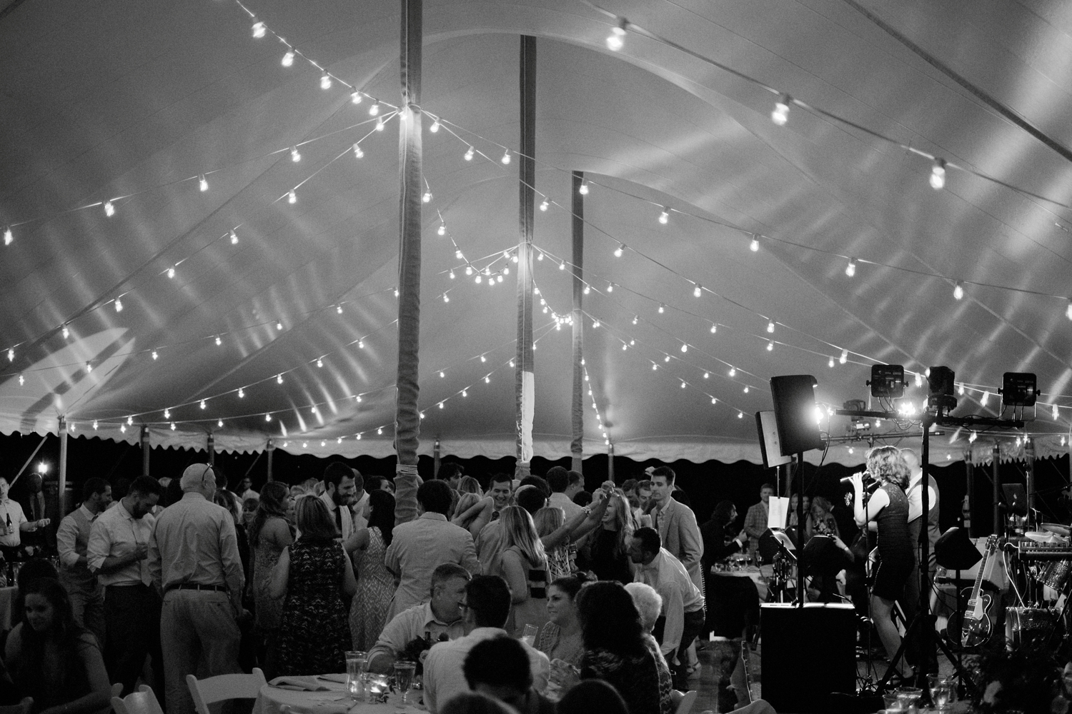 jason keefer photography black and white party shot
